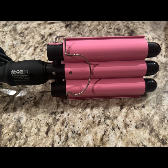 Three Barrel Curling Iron Wand Hair Waver - Picture 2 of 9